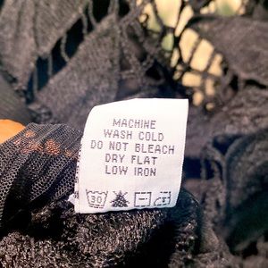 Black lace Haute Monde crop top. Size small.